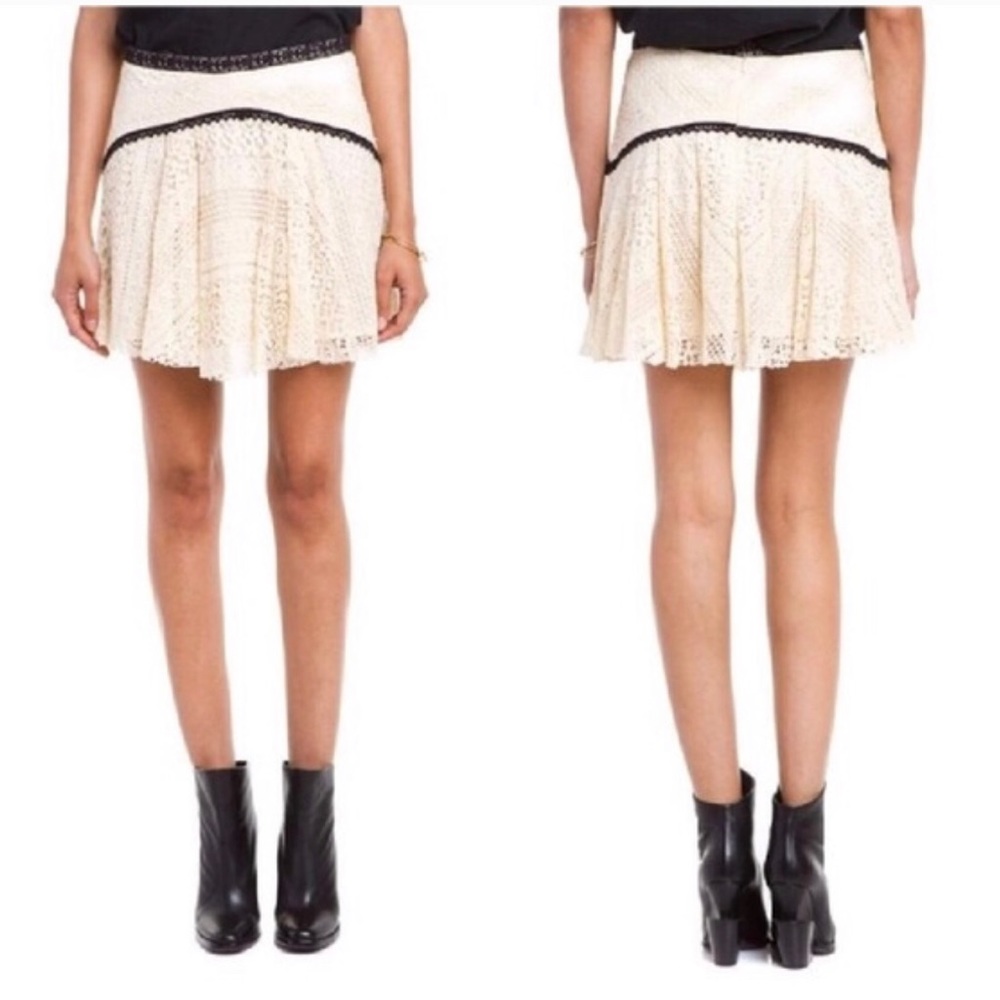 Sold!!! Free People lace mini Skirt